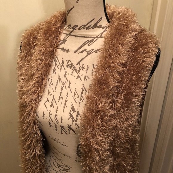 Sweater Vest, by one world. - Picture 2 of 7